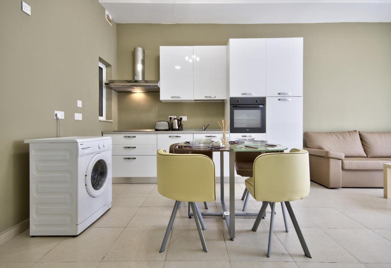Azure Haven - Gzira Apartments And Penthouse By Shortletsmalta Exteriér fotografie