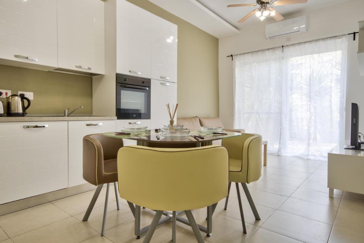 Azure Haven - Gzira Apartments And Penthouse By Shortletsmalta Exteriér fotografie