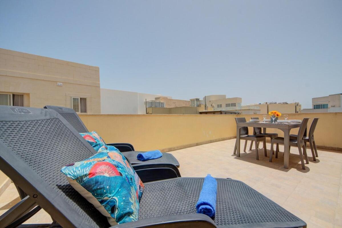 Azure Haven - Gzira Apartments And Penthouse By Shortletsmalta Pokoj fotografie