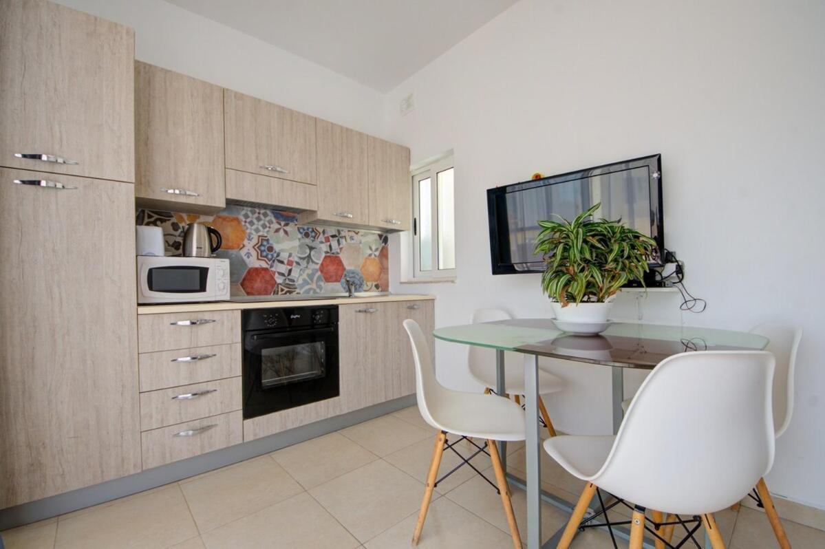 Azure Haven - Gzira Apartments And Penthouse By Shortletsmalta Pokoj fotografie